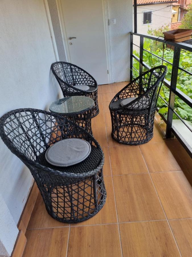 Caci Appartement Črni Kal Buitenkant foto